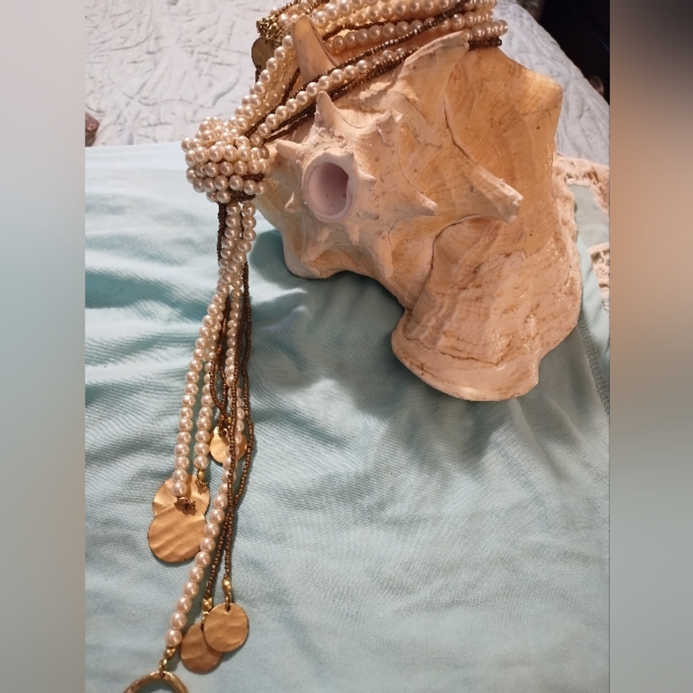 🎈5/$15 Bundle 🎈Chinos Elegant Gold and Pearl Necklace